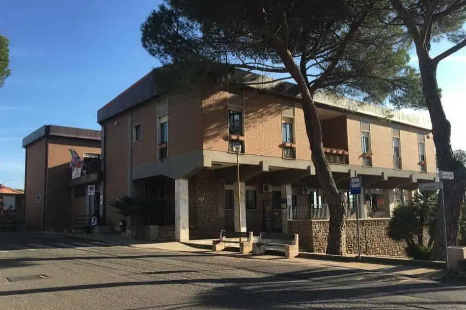 Il municipio di Ghilarza (foto Orbana)