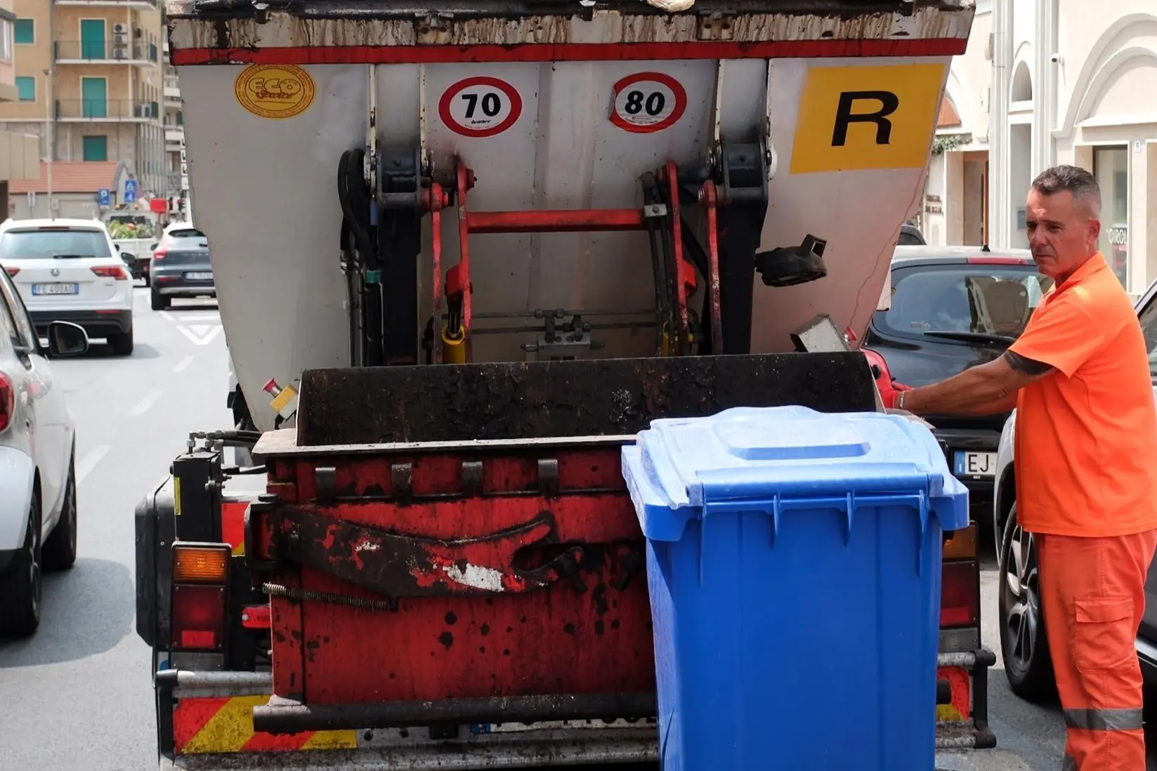 Un'operazione di ritiro dei rifiuti