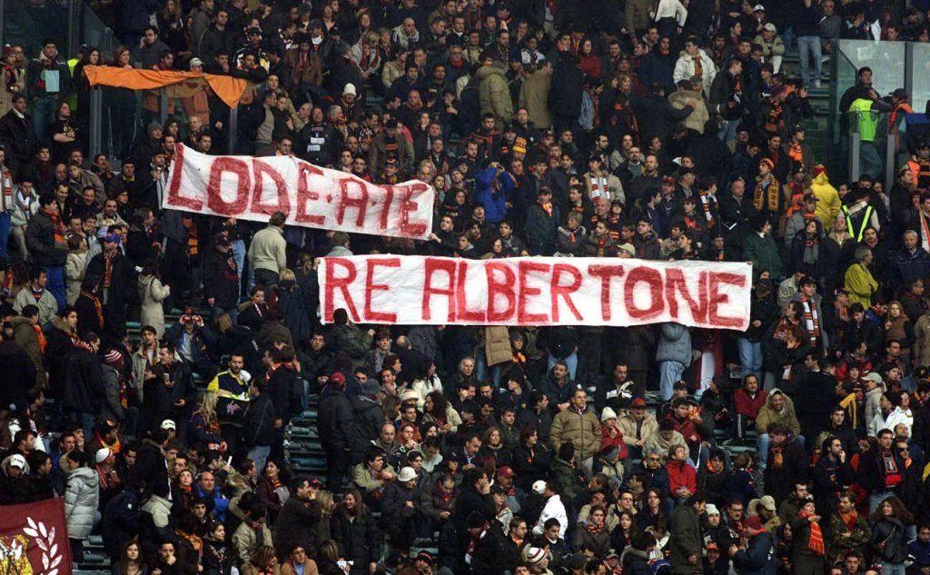 I tifosi della Roma omaggiano Alberto Sordi