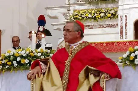 Il cardinale Angelo Becciu (Ansa)