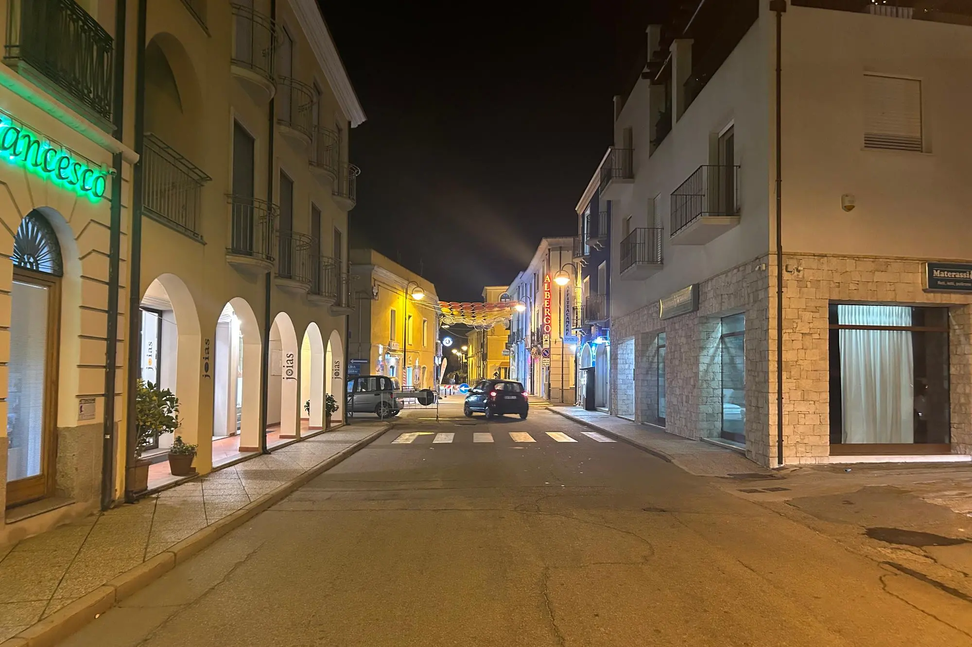 Il tratto di via Umberto dove è accaduto l'incidente (foto Secci)