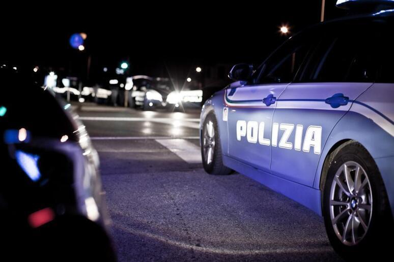 Roma, trovato il cadavere di una donna tra i cespugli: era morta da almeno due settimane