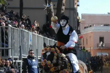 Una stella centrata in una discesa alla Sartiglia (ALessandra Chergia)