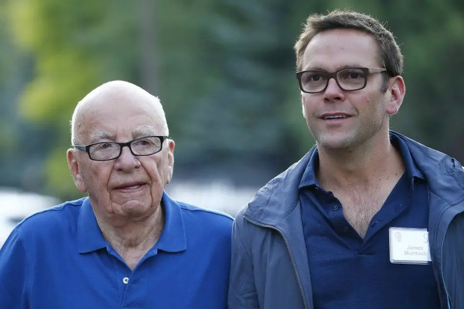 Rupert Murdoch e il figlio James (Ansa - Gombert)