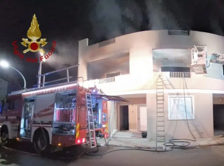 Quartucciu, l'incendio nell'appartamento in via Degli Ulivi