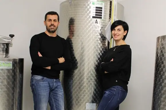 Fabrizio Falchi e Cristina Pibiri titolari del liquorificio "Is Cogas" (foto Meloni)