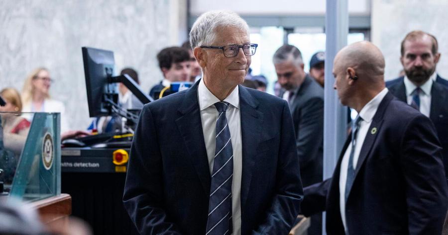 Bill Gates: «Non avrei mai dovuto incontrare Epstein»