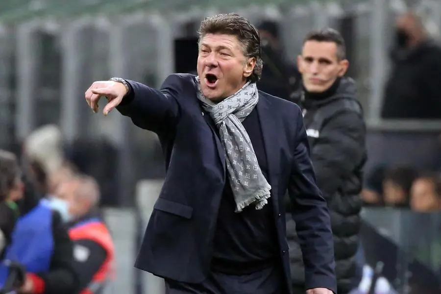 Cagliari’s coach Walter Mazzarri reacts during the Italian serie A soccer match between FC Inter and Cagliari at Giuseppe Meazza stadium in Milan, 12 December 2021. ANSA / MATTEO BAZZI