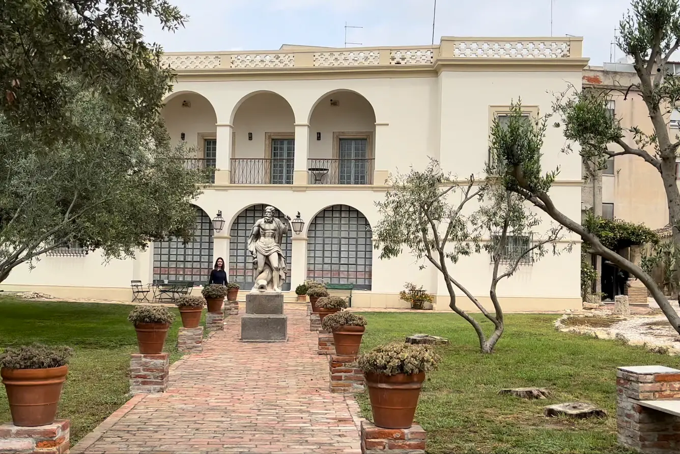 L’ingresso di Villa Carboni (foto Pinna)
