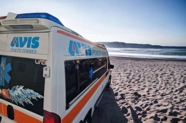 L'ambulanza Avis Porto Torres (foto Pala)