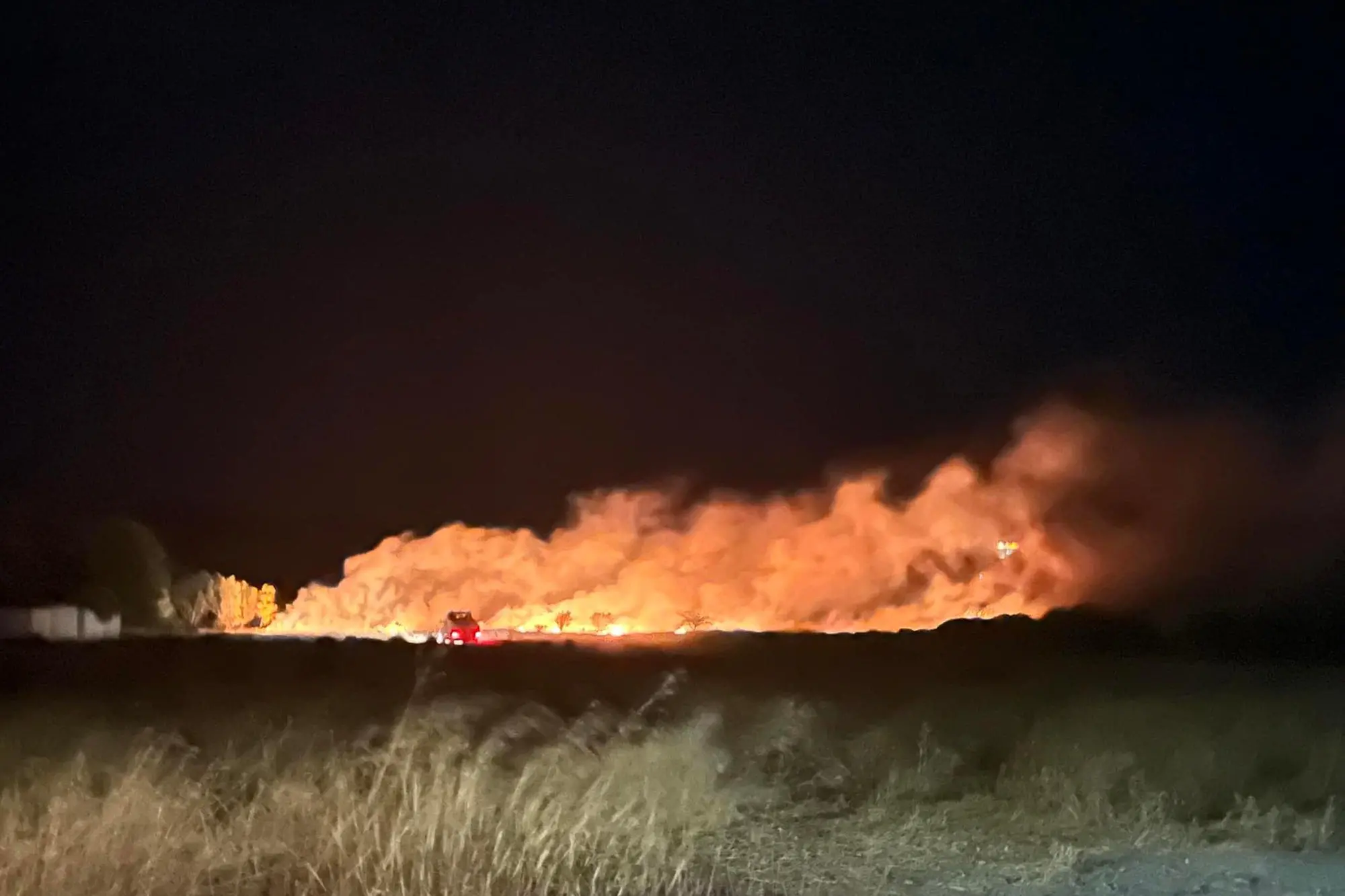 L'incendio a Maracalagonis (foto Serreli)