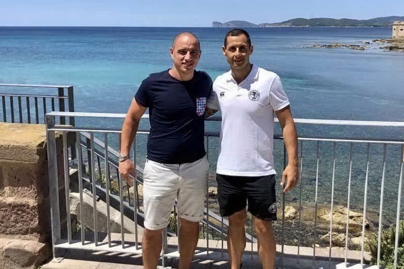 Il direttore sportivo Daniele Pesapane ed il nuovo allenatore-giocatore Marco Anversa (L'Unione Sarda - Burruni)