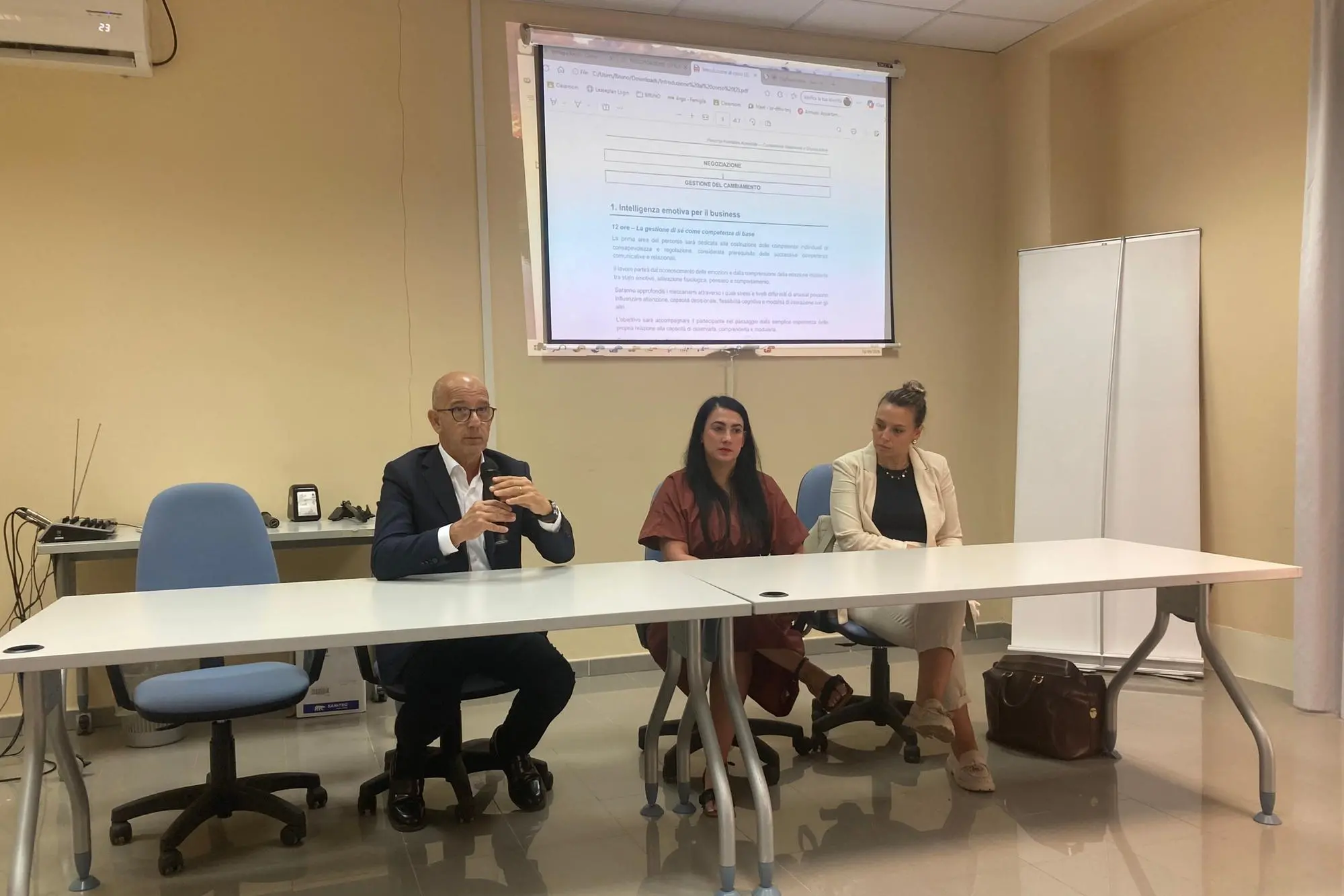 La presentazione del corso del Cipss a Porto Torres (foto Pala)