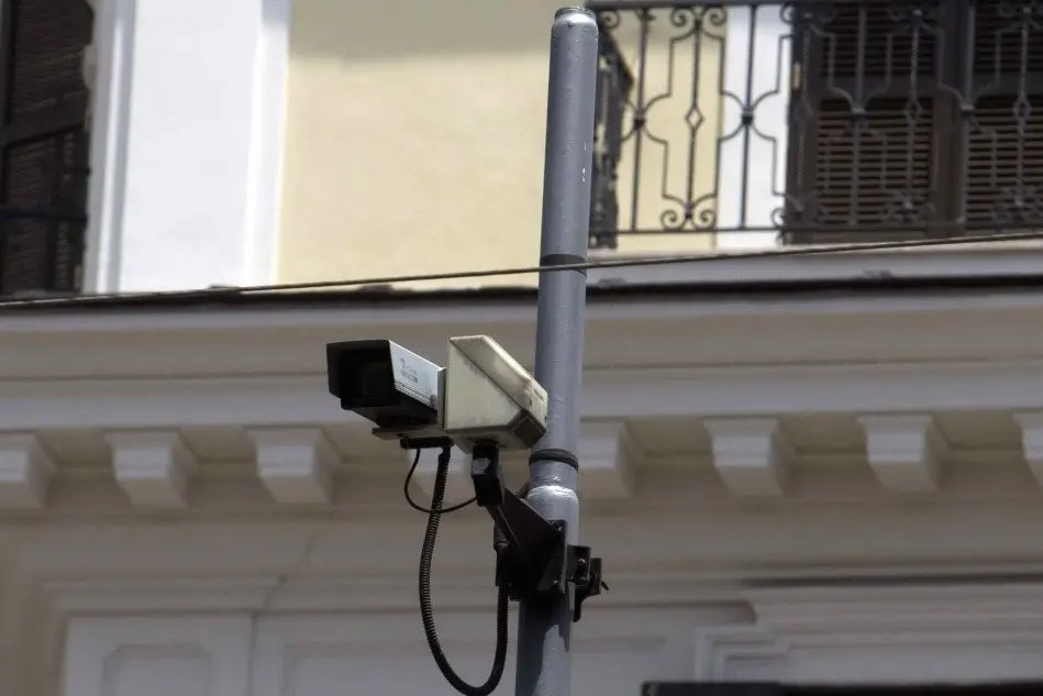 Una telecamera di videosorveglianza