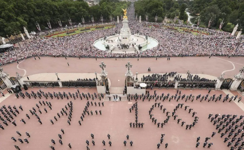 Folla a Buckingham Palace