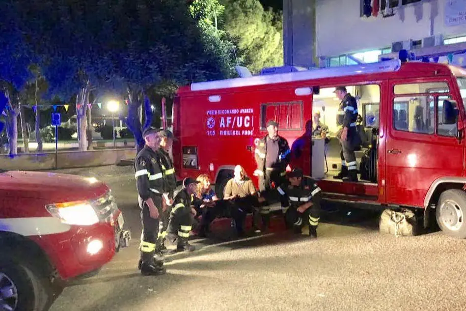 Le squadre di soccorso (foto Elia Sanna)