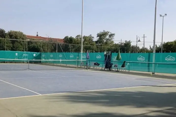 Uno dei campi da tennis comunali di via Dante a San Gavino