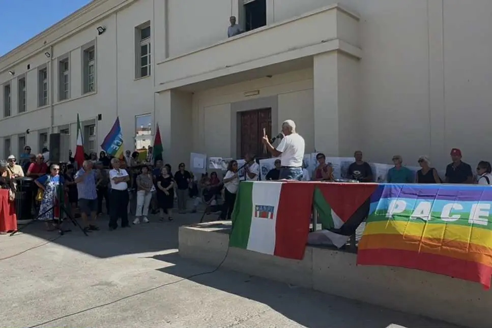 La manifestazione a Tortolì (foto Federica Melis)