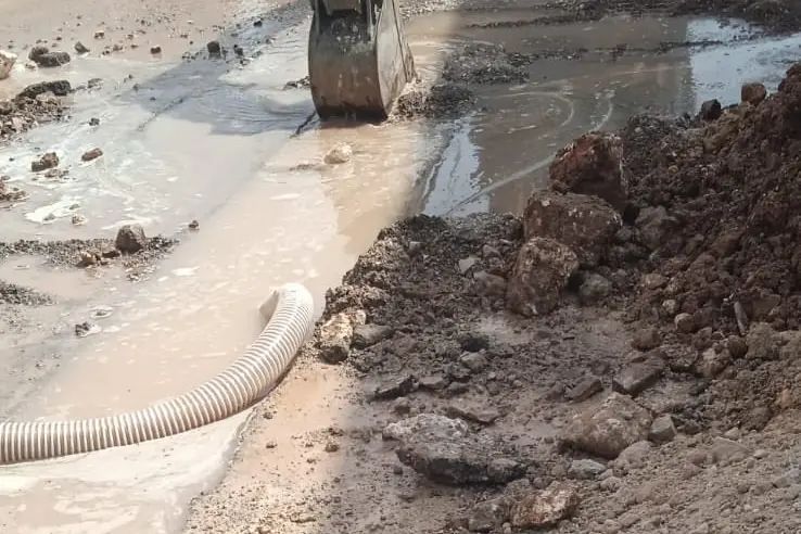 Posa della condotta a Li Punti a Sassari (foto concessa)