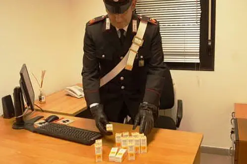 I flaconi sequestrati (foto carabinieri)