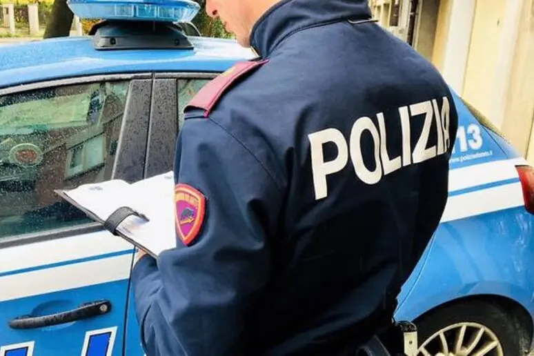 Polizia (foto Ansa)