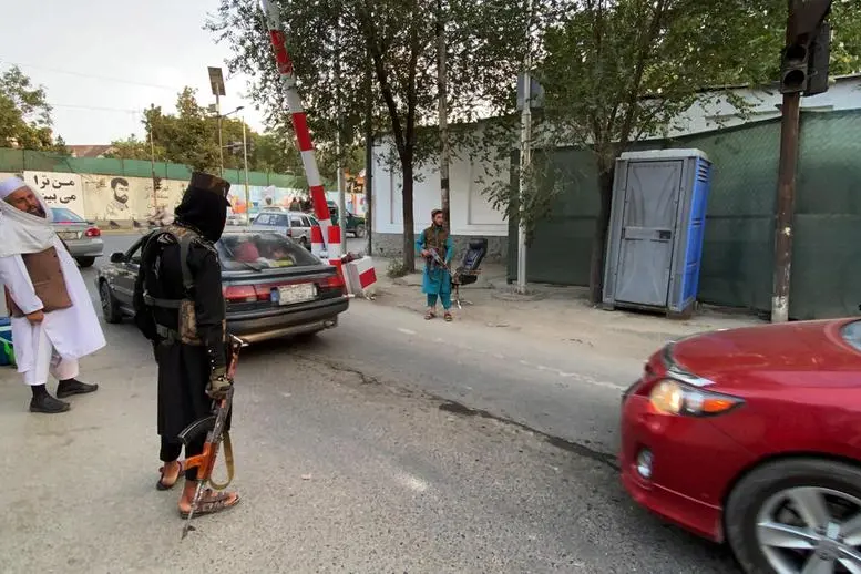 Un check-point dei talebani in Afghanistan (Ansa-Epa)