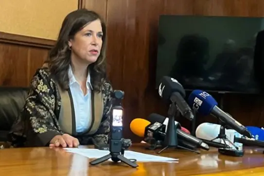 Alessandra Todde in conferenza stampa