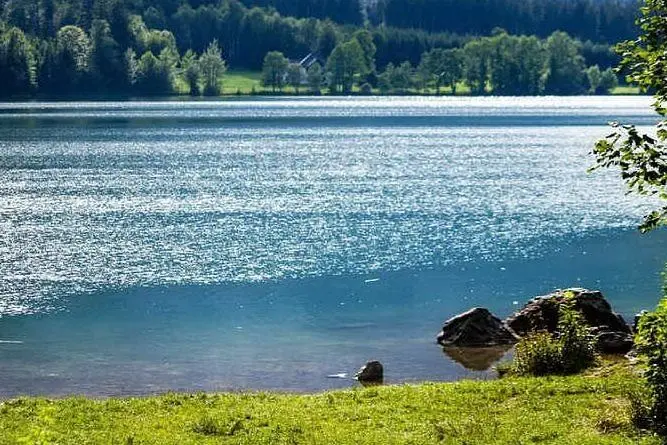 Un lago (foto www.pixabay.com)