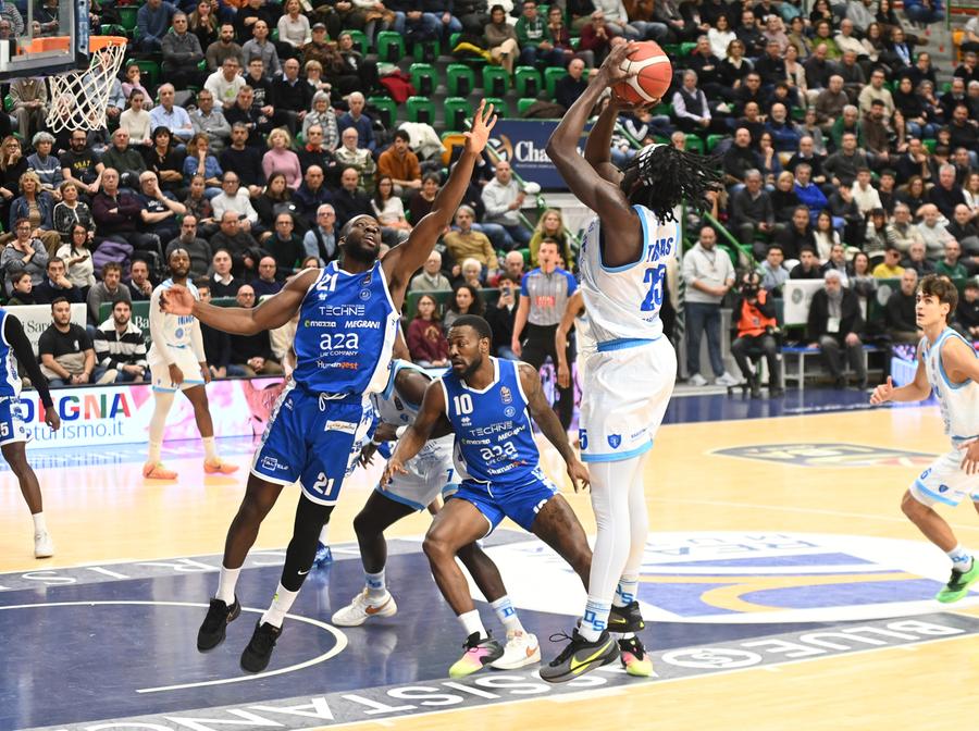 Dinamo a Brescia almeno per l’onore