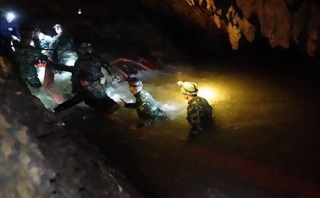 Thailandia, corsa contro il tempo per salvare 13 dispersi nella grotta