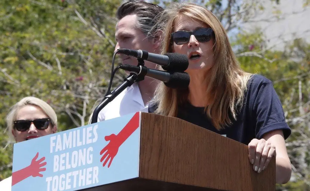 Tra i partecipanti anche molti vip: qui l'attrice Laura Dern