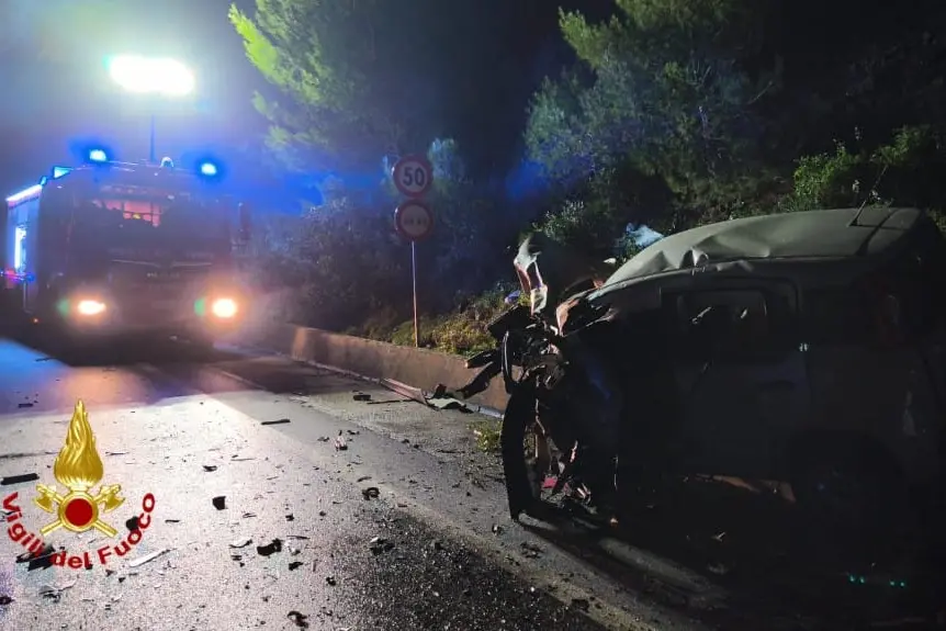 L'incidente alle porte di Gonnesa (Foto vigili)