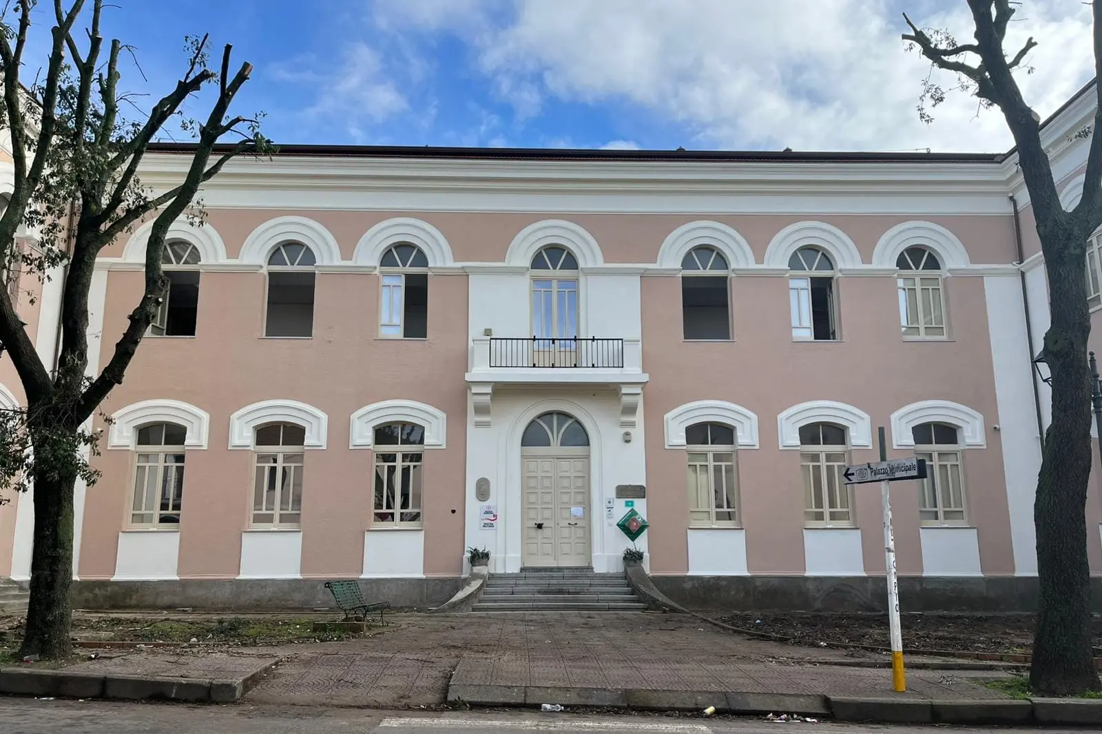 Il palazzo municipale di Mandas