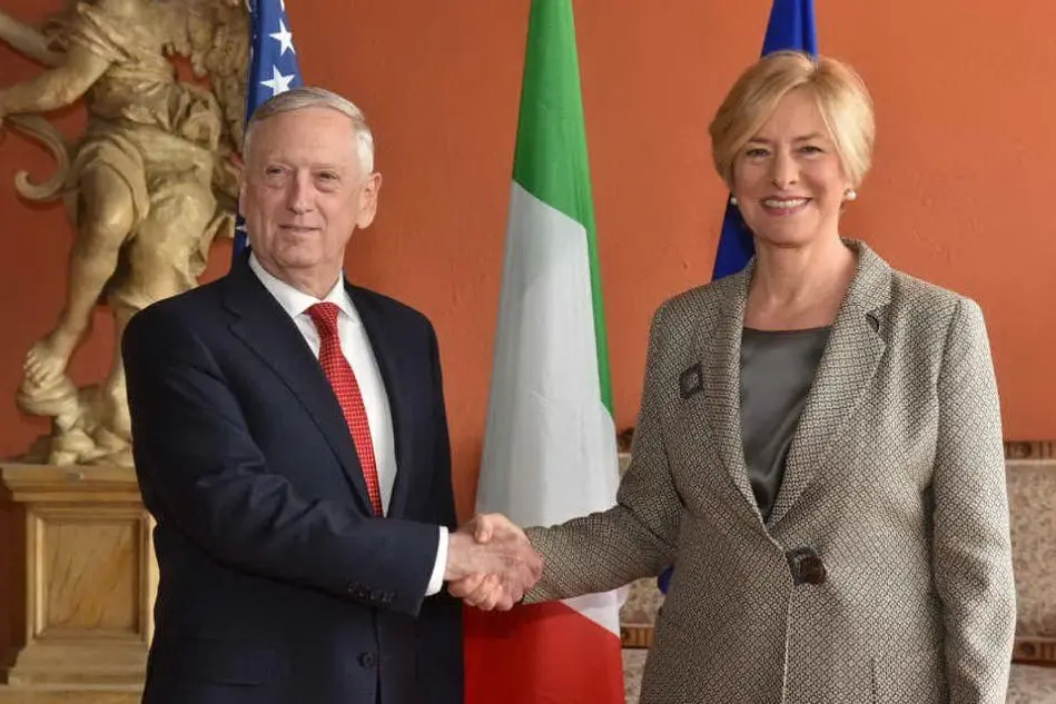 James Mattis con Roberta Pinotti