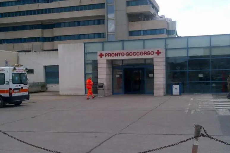 L'ospedale Brotzu (foto Ansa)