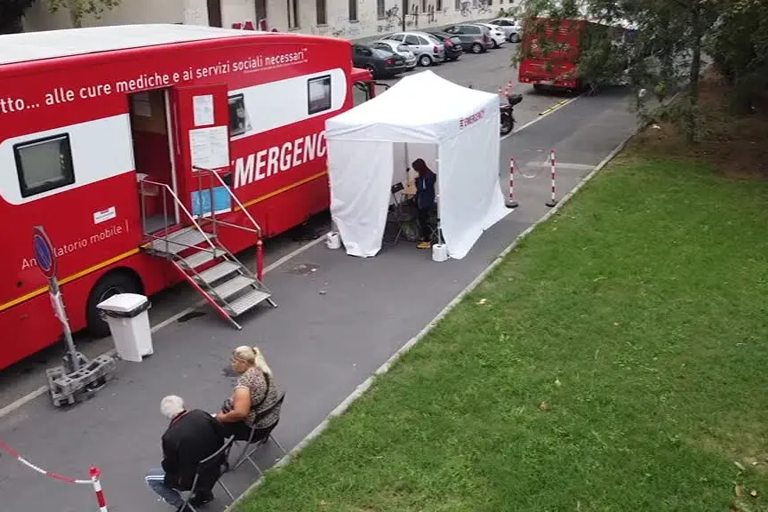 Allarme di Emergency: diritto alle cure negato a migliaia di persone