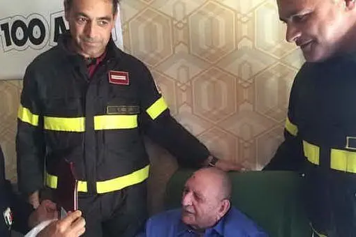 Efisio Serri il giorno del suo centesimo compleanno