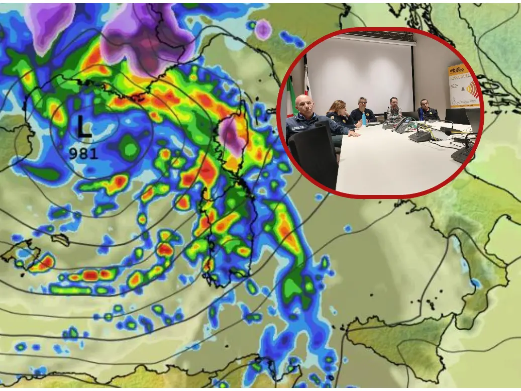 Maltempo sulla Sardegna, a destra la riunione del Direzione generale della Protezione Civile della Regione Sardegna (foto WixCharts/ufficio stampa)