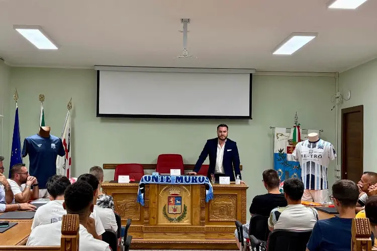 La presentazione della squadra a Muros (foto concessa)