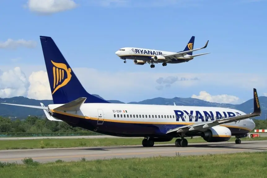 Un volo Ryanair (archivio L'Unione Sarda)