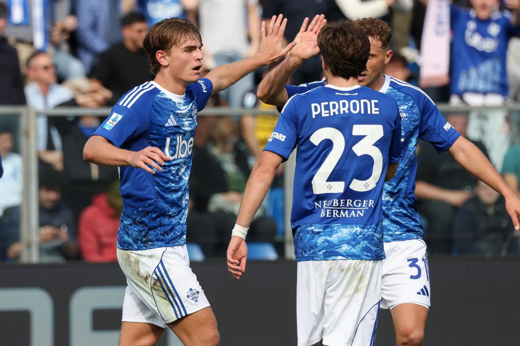 Como 1907's mildfielder Nico Paz jubilates after scoring goal during the Italian Serie A soccer match Como 1907 vs Juventus FC at Giuseppe Sinigaglia stadium in Como, Italy, 19 October 2025, Italy, ANSA / ROBERTO BREGANI