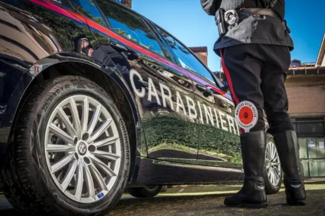 Die Carabinieri untersuchen den Vorfall (Ansa)