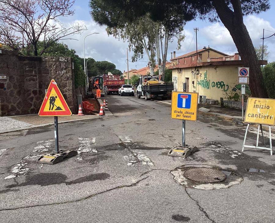 Via Napoli, nuovi marciapiedi dopo quarant’anni