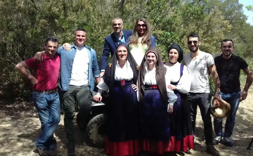 Foto di gruppo dietro le quinte di Sardegna Verde