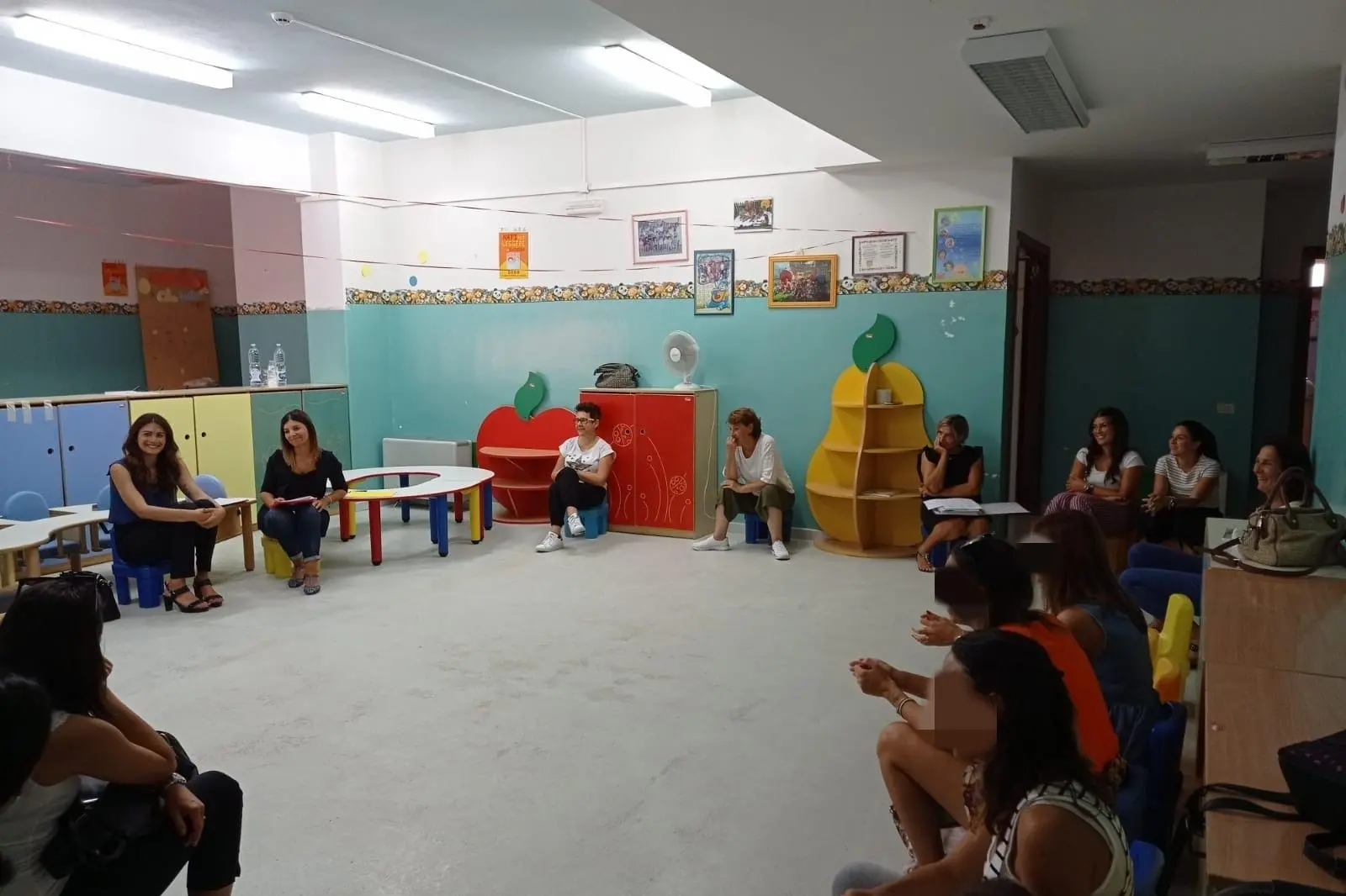 La riunione tra genitori e amministratori comunali (foto concessa)