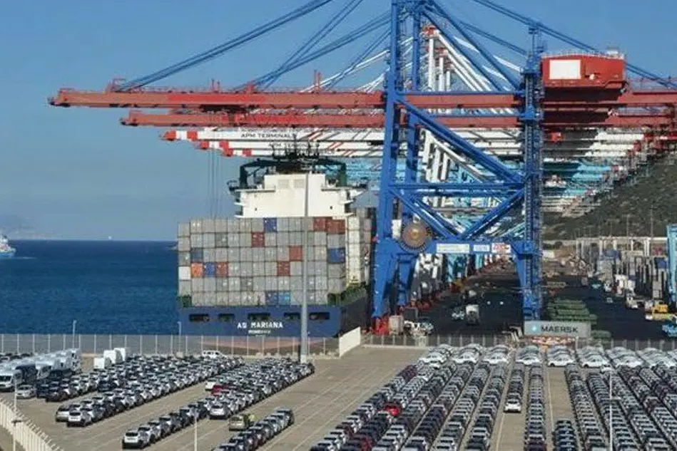 Il porto di Tangeri (L'Unione Sarda)