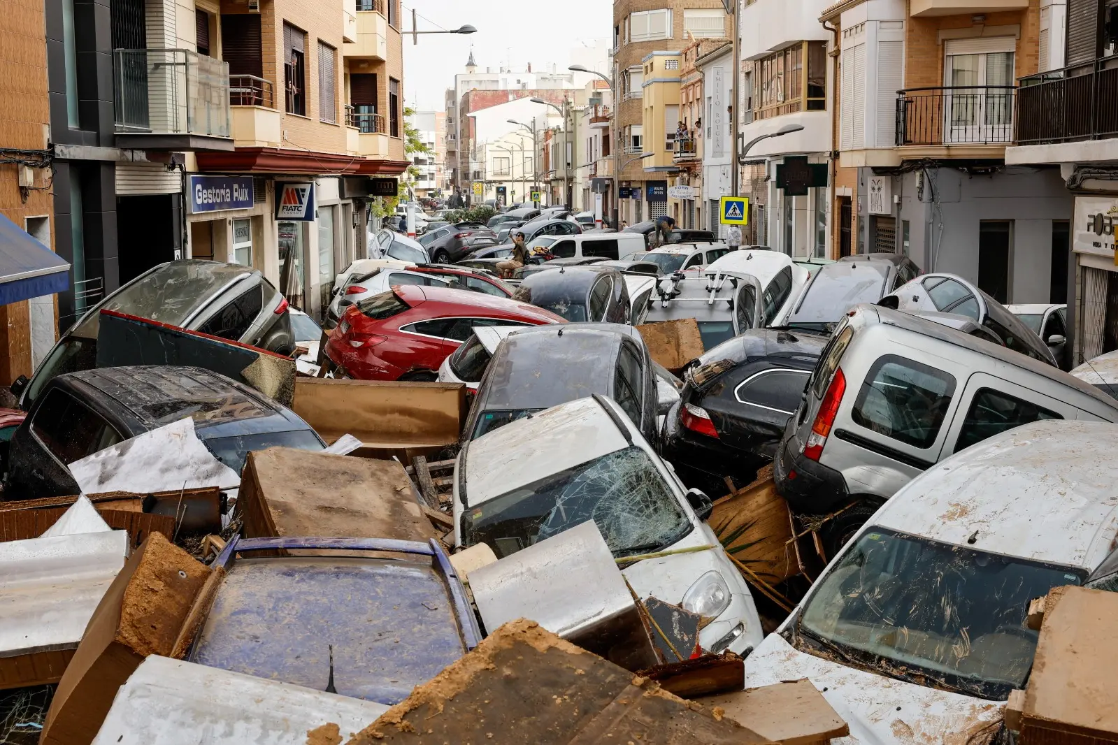 I disastri provocati dal maltempo a Valencia (foto Ansa)