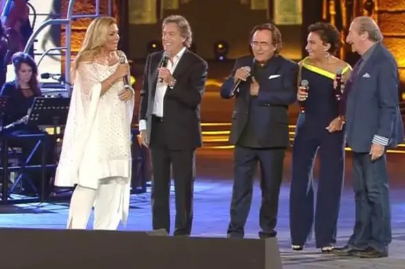 I Ricchi e Poveri sul palco con Albano e Romina Power (foto da frame video)