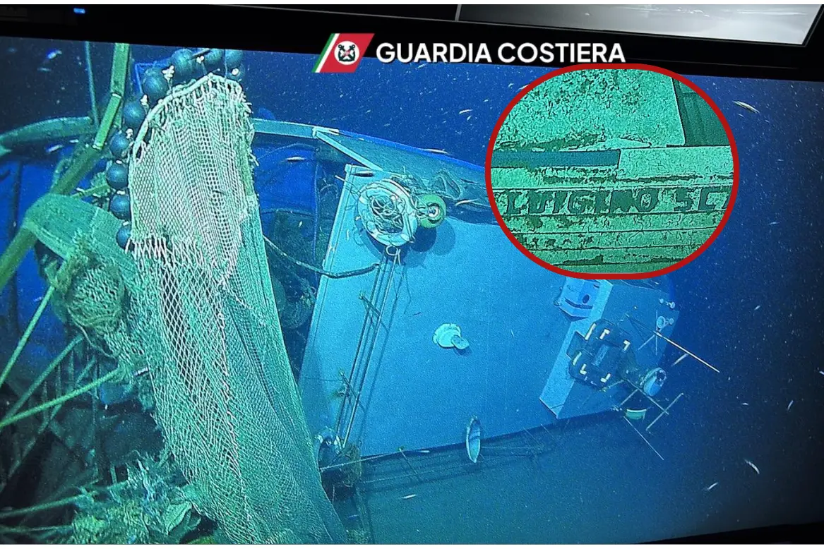 Il relitto del Luigino (foto Guardia Costiera)