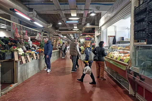 Il mercato di via Quirra a Cagliari (foto Ungari)